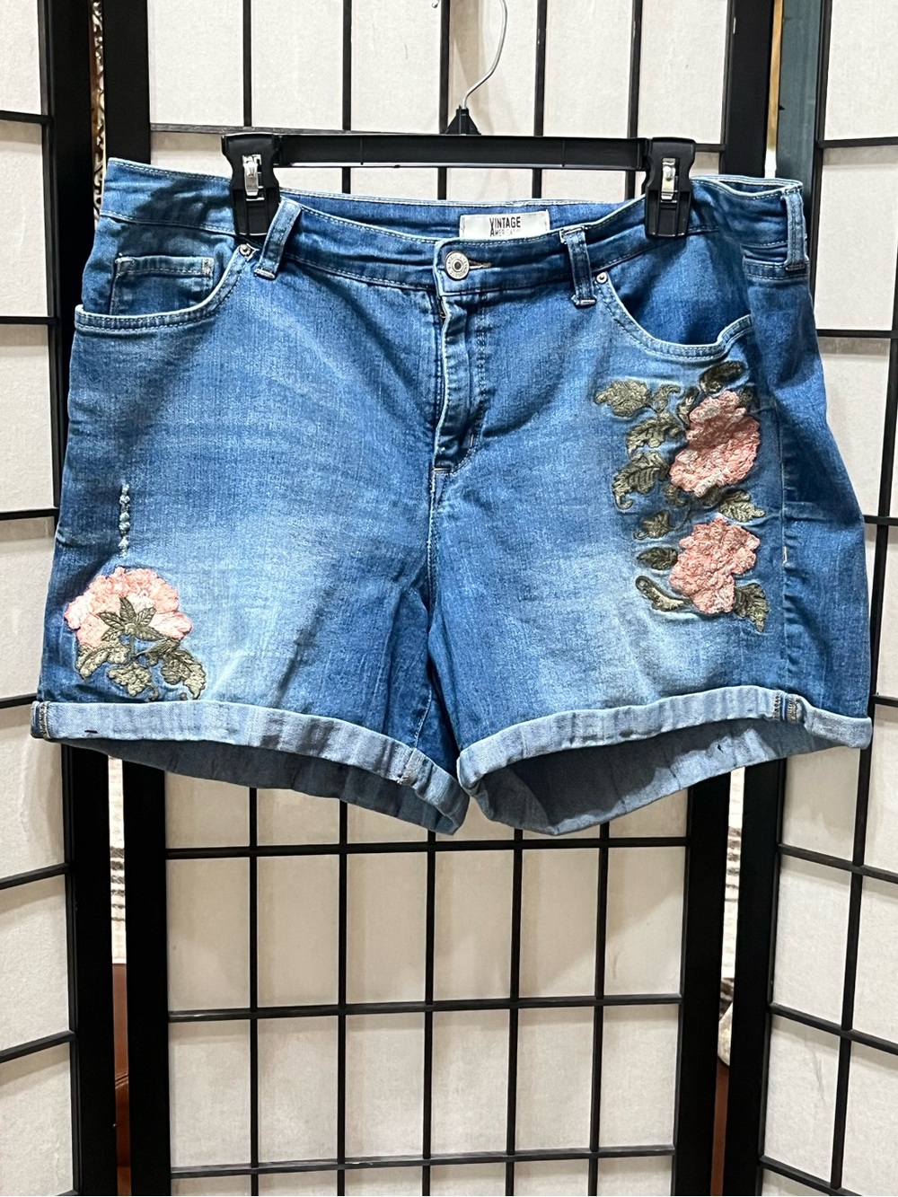 Vintage AMERICA BLUES FLORAL Embroidered Blue Denim Women's SHORTS SIZE 16